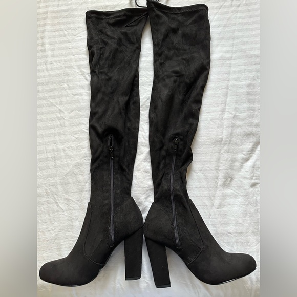 Fashion Nova over the knee boots - Picture 3 of 8